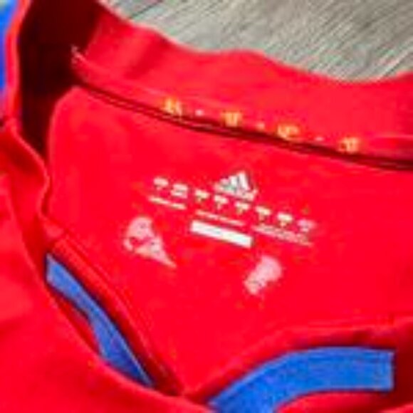 Spain 2010/2011 Away Football Jersey – Size S - Picture 5 of 6